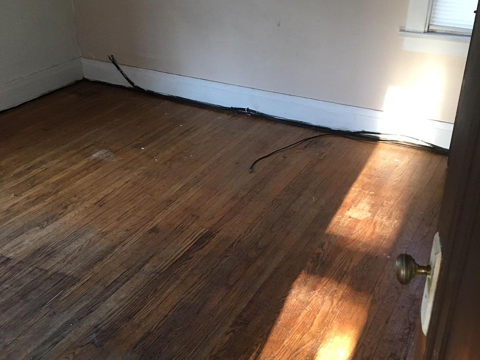 1st image of 381 Northland Ave #2