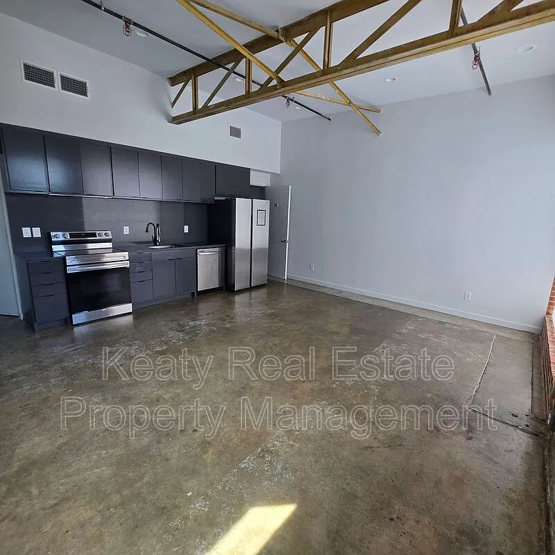2 bed, 2.0 bath, $1,600 — Photo 1