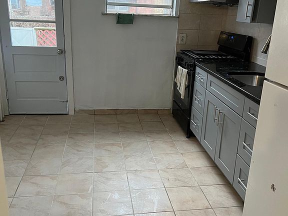 4th image of 2642 S 11th St