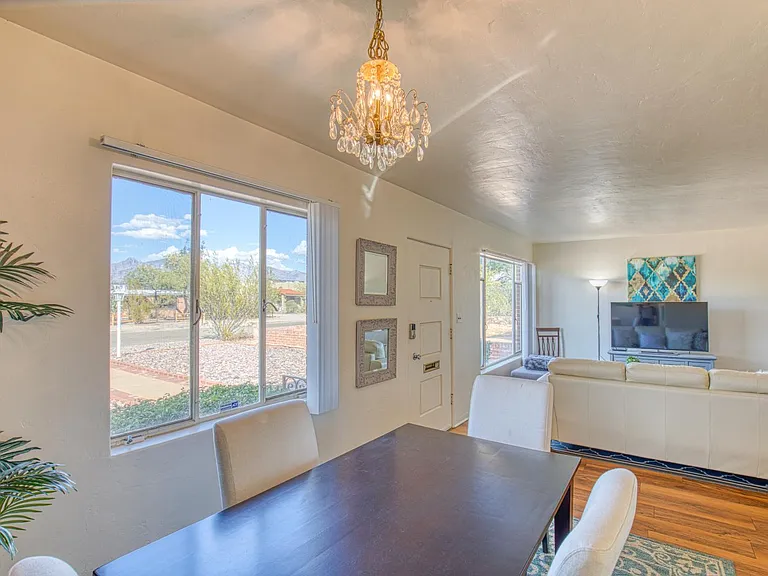 1516 E Spring St — Photo 19