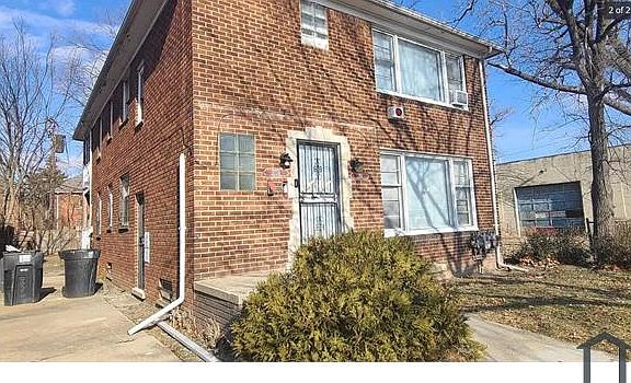 2nd image of 3736 W Buena Vista St