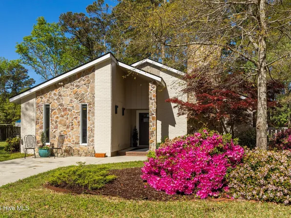 3606 E Hedrick Drive, Morehead City, NC 28557