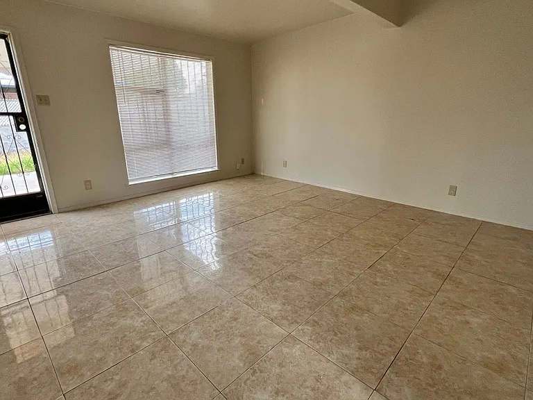 5105 Danny Dr — Photo 3