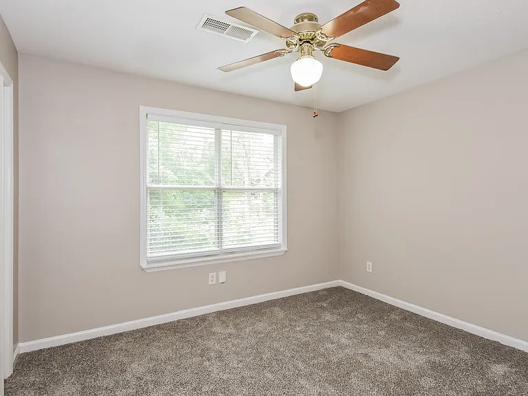 2740 Lakeside Trl — Photo 12