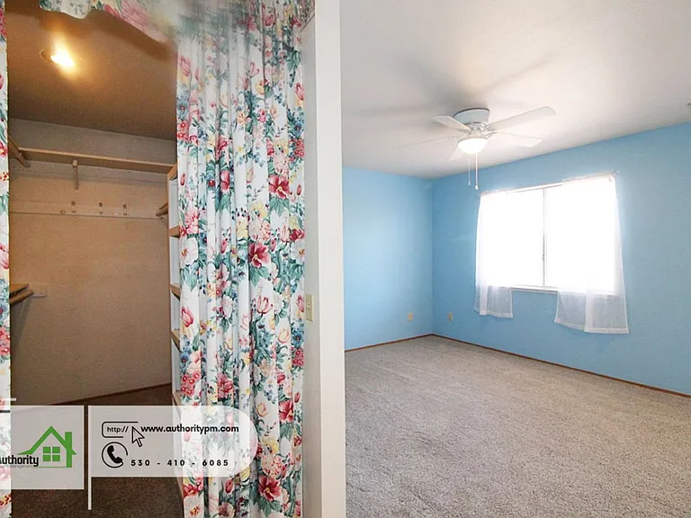 1748 Galaxy Way — Photo 17