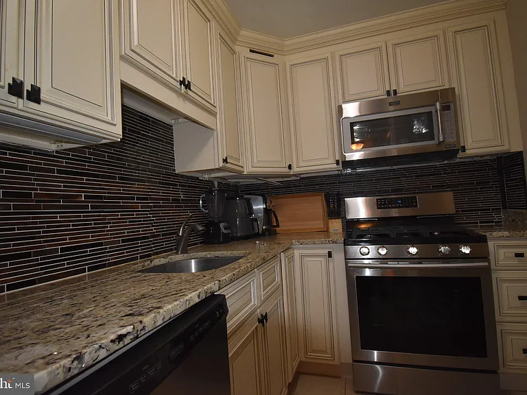 801 N Pitt St #1410 — Photo 9