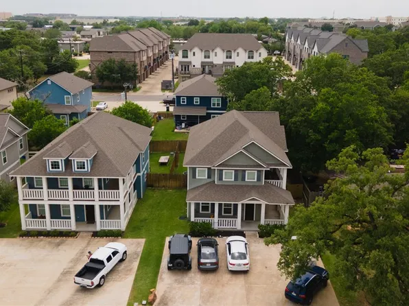 4206 Oaklawn St, Bryan, TX 77801