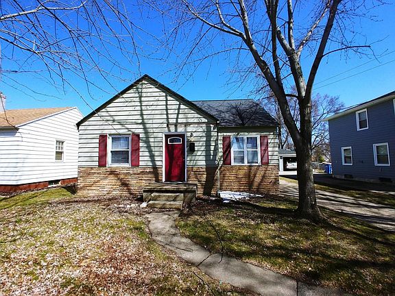 2nd image of 103 Wesley St SE
