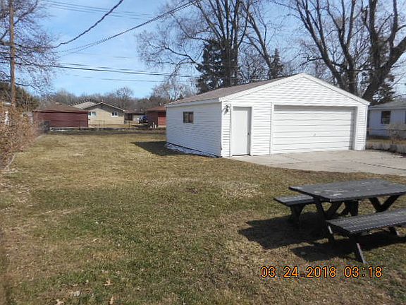 3rd image of 27750 Lorraine Ave