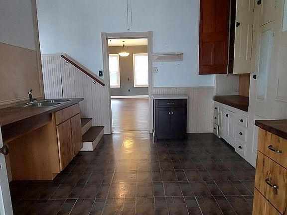 2nd image of 1165 Heidelberg Ave