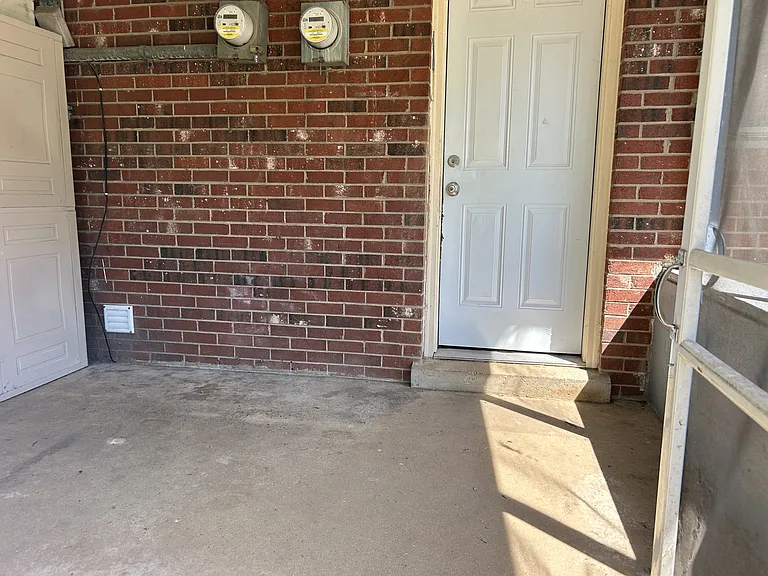 1286 Centre Pkwy — Photo 20