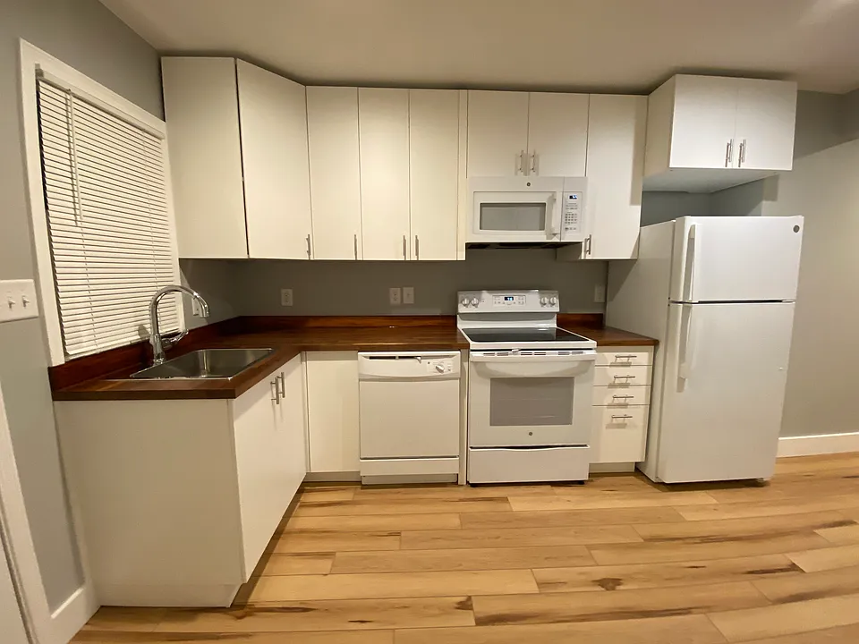 269 Ann St NW #3