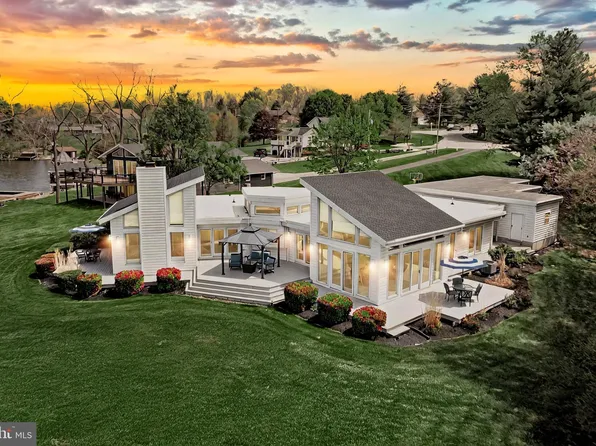 7 Lee Cv, East Berlin, PA 17316