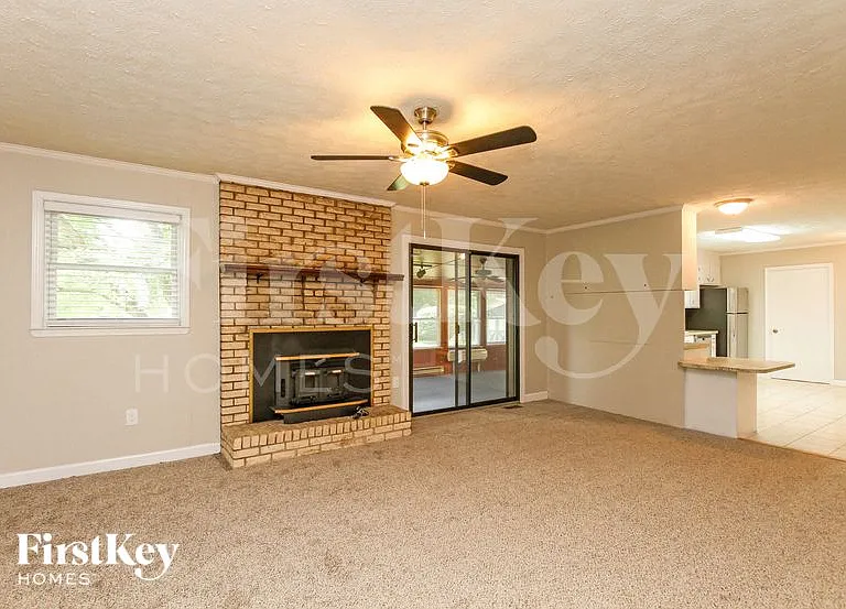 6235 Lynwood Dr NW — Photo 2