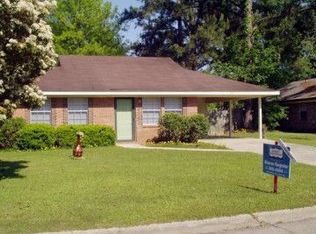 207 Fox Run Dr, Hattiesburg, MS 39402