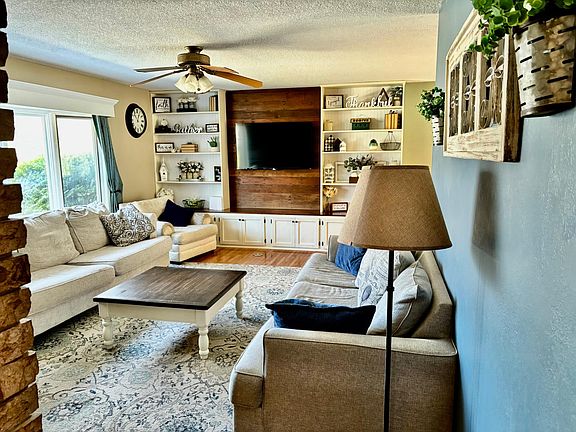 5th image of 406 Robin Rd