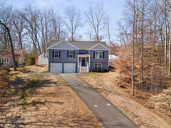 4th image of 1015 Harbour Dr