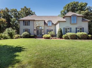 93 Sherwood Dr, North Andover, MA 01845