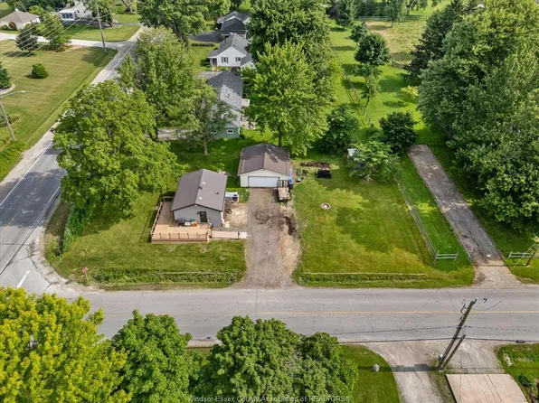 8650 Malden Rd, Lasalle, ON N9J 2V7