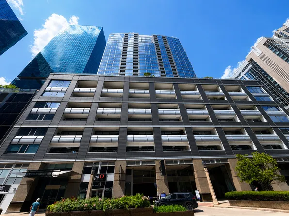240 E Illinois St APT 2706, Chicago, IL 60611
