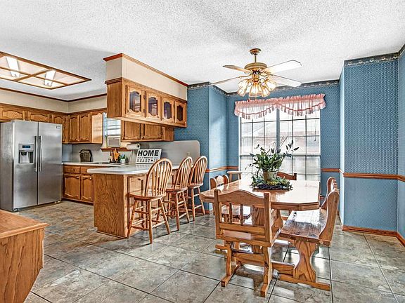 5th image of 2338 Riverside Dr