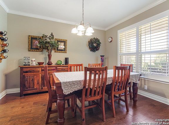 5th image of 16926 Darien Wing