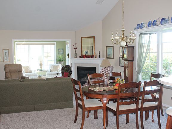 5th image of 322 Timberlake Dr E