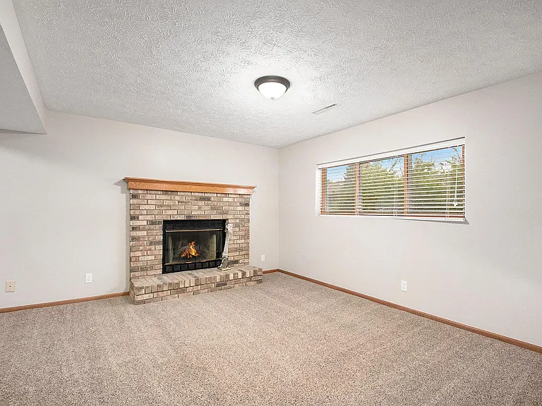 13568 Margo St — Photo 11