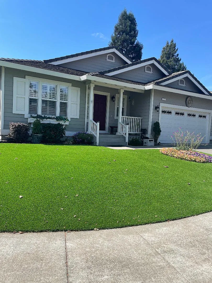 4 bed, 2.5 bath, 2322 sqft, $4,498 — Photo 3