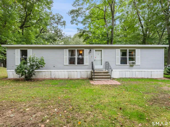 17 Evergreen Park, Clinton, CT 06413