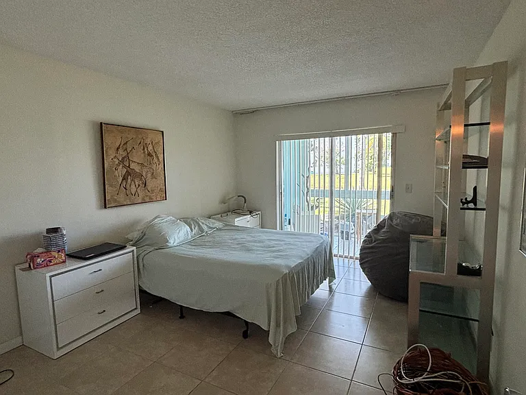 105 Wellington E #105 — Photo 6