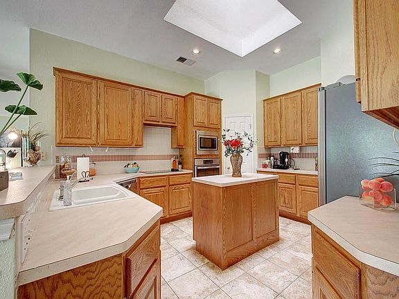 4th image of 2424 Dunes Dr