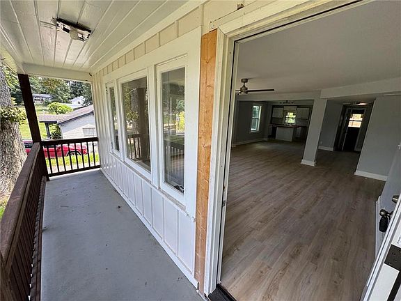 2nd image of 304 Pelham St