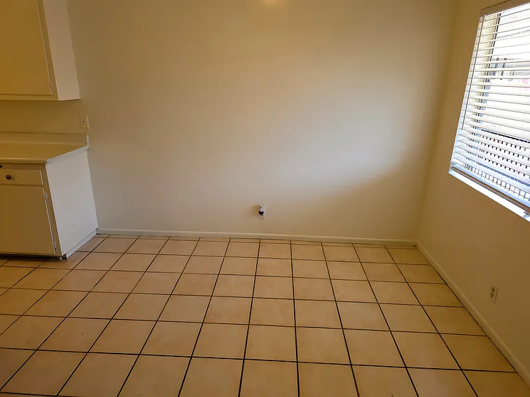 227 E 25th St #6 — Photo 7