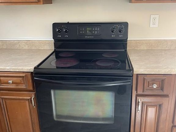 3rd image of 7407 Clovernook Ave