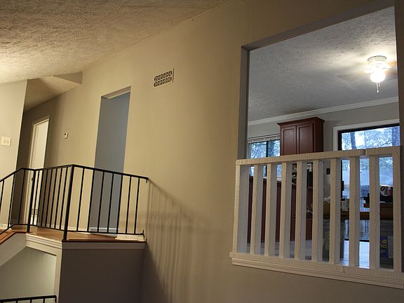 3rd image of 230 Parkmont Ct