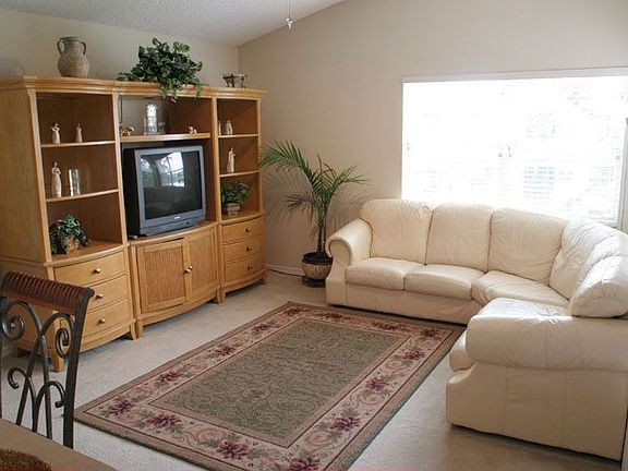 3rd image of 616 Hardwood Cir