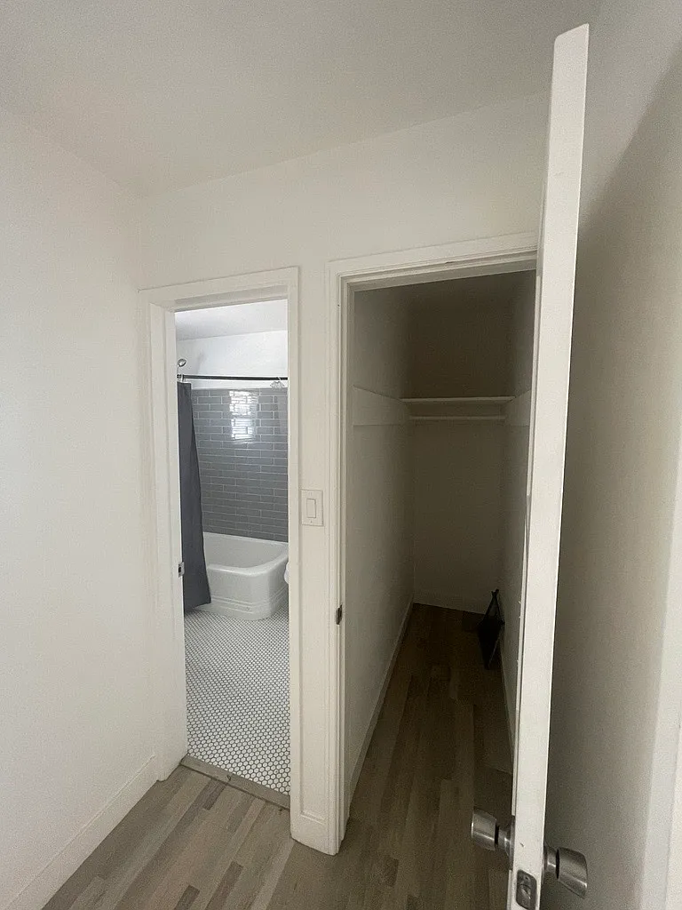 2 bed, 1.5 bath, 950 sqft, $2,550 — Photo 2