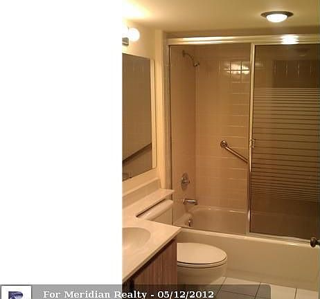 5th image of 1709 Whitehall Dr APT 105