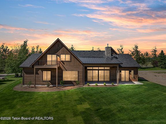 2nd image of 231 Desert Fox Ln