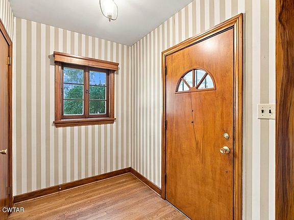 3rd image of 1126 Lambuth Blvd