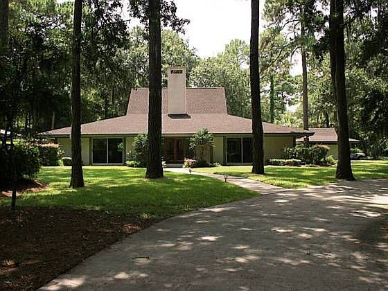 1st image of 365 Greenwood Dr