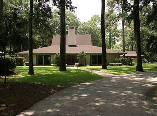 365 Greenwood Dr, Hilton Head Island, SC 29928