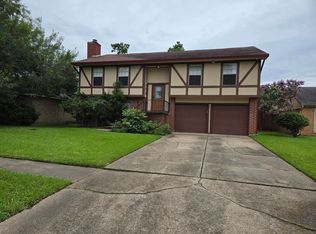 15927 Eastcape Dr, Webster, TX 77598