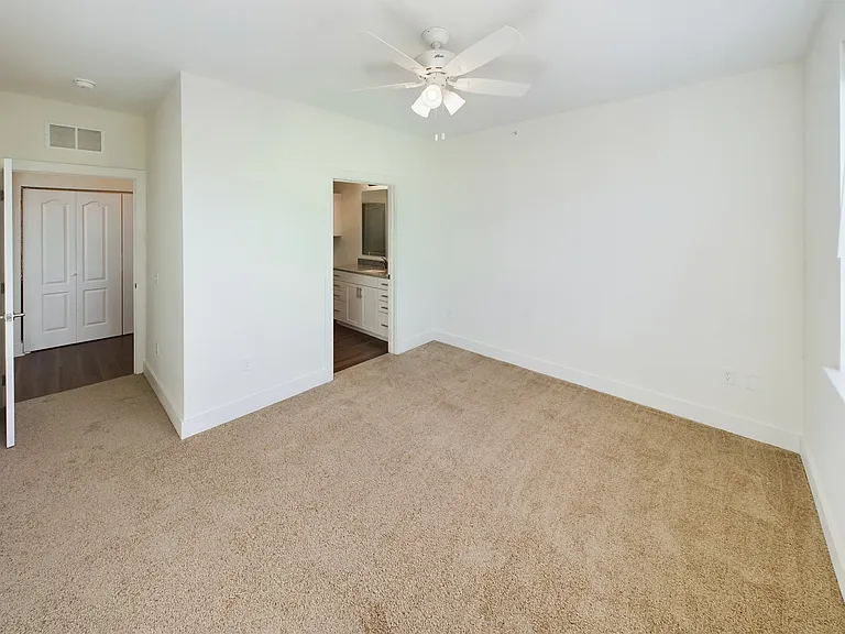 575 Quinn Ln #16-201 — Photo 3