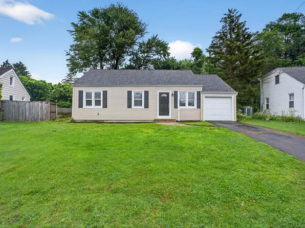 6 Crescent Drive, Danbury, CT 06810