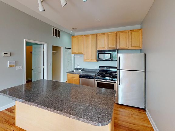 2nd image of 2947 N Ashland Ave APT 2