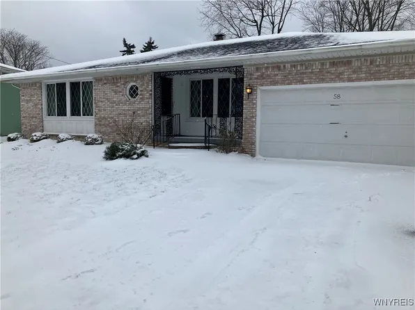 58 Dorset Dr, Depew, NY 14043