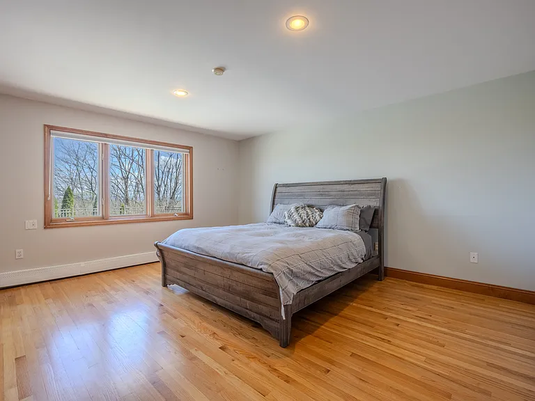 19-21 Lamela Dr — Photo 11