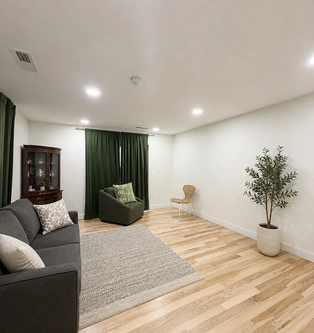 3 bed, 1200 sqft, $3,200 — Photo 3
